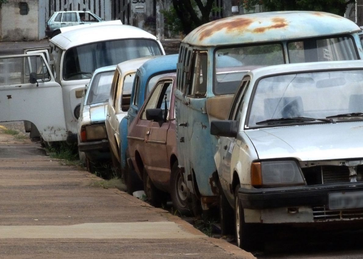 Câmara aprova proposta de remoção de veículos abandonados