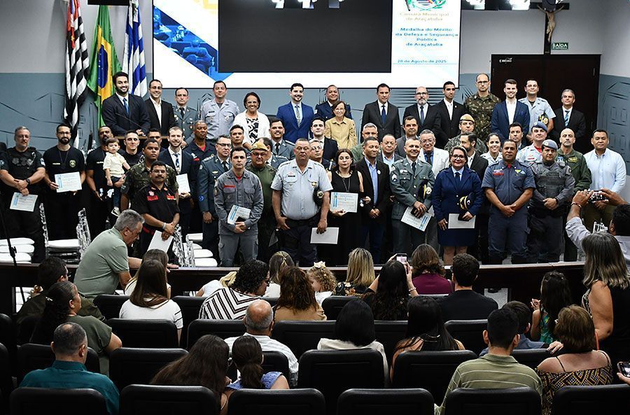 Câmara entrega a Medalha do Mérito da Defesa e Segurança Pública Câmara entrega a Medalha do Mérito da Defesa e Segurança Pública