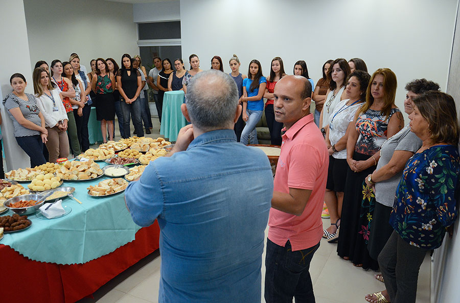 Câmara homenageia funcionárias pelo Dia da Mulher