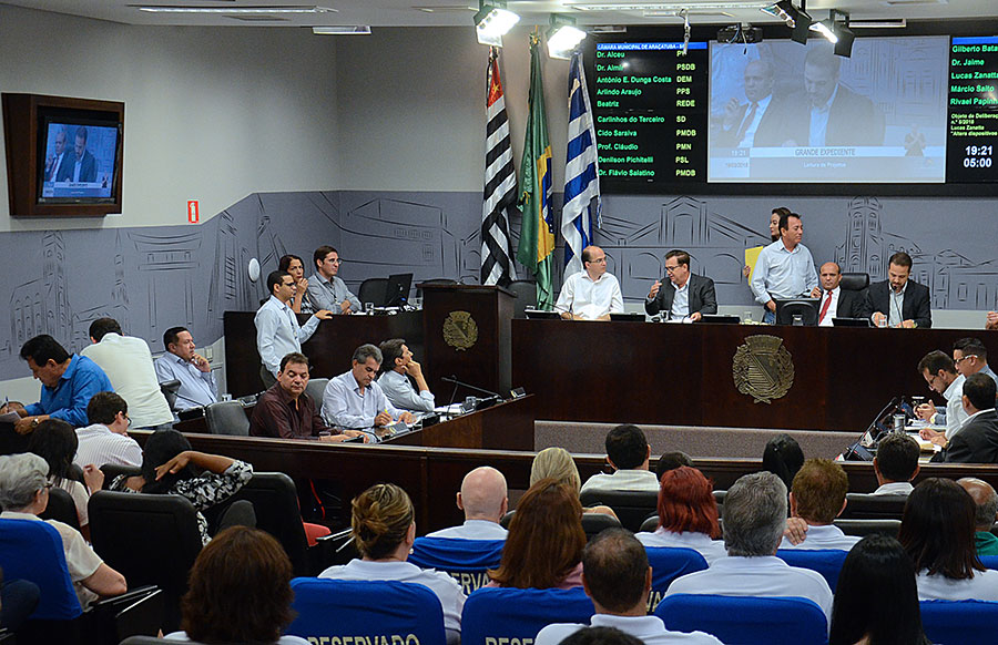 Proposta para reduzir cadeiras na Câmara é arquivada