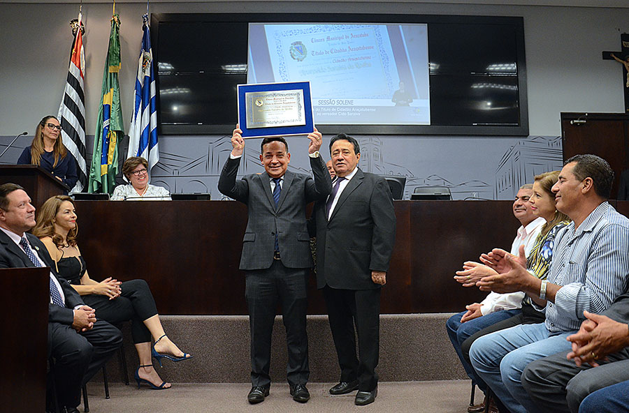 Cido Saraiva recebe título de cidadão araçatubense