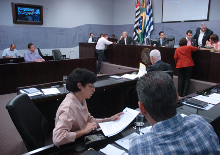 Vereadores aprovam seis projetos durante sessão ordinária