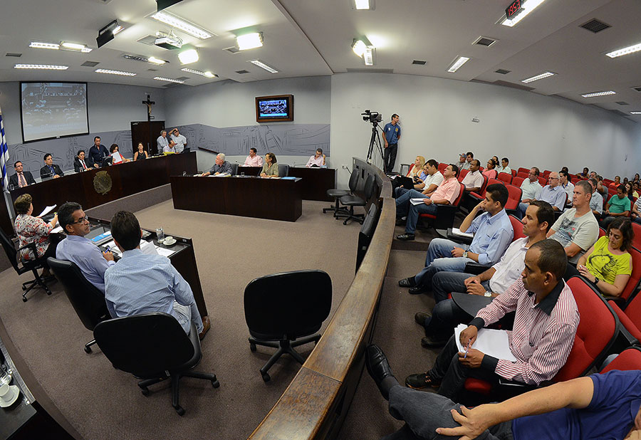 Vereadores aprovam oito projetos durante sessão Vereadores aprovam oito projetos durante sessão