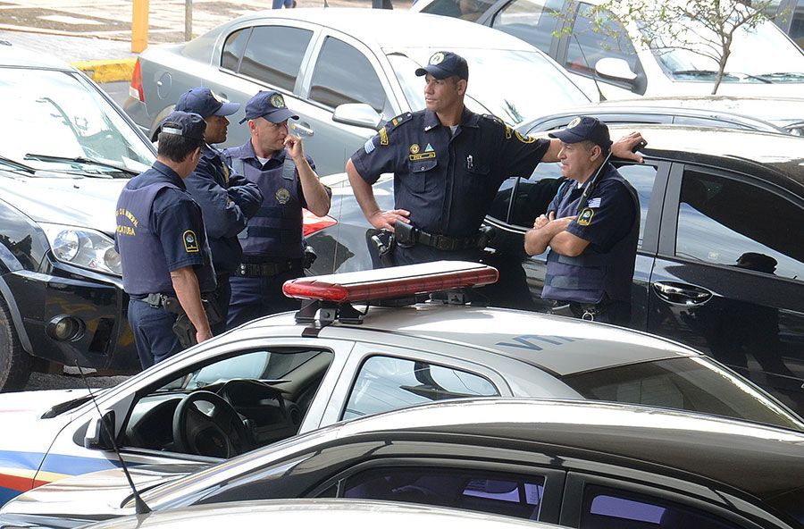 Uniforme da GM é alvo de requerimento aprovado na Câmara