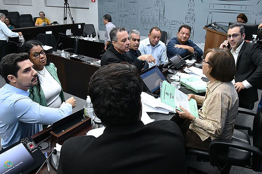 Vereadores vão analisar quatro matérias na 27ª sessão ordinária