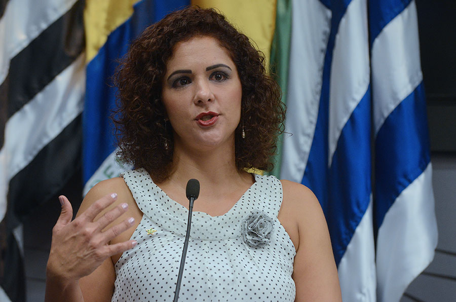 Vereadora Beatriz fala do trabalho desenvolvido como parlamentar durante Pequeno Expediente